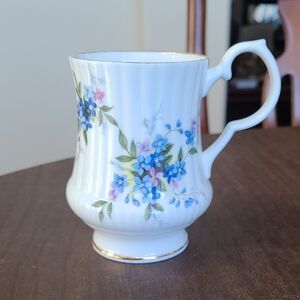 Windsor Blue and Green Floral Mug